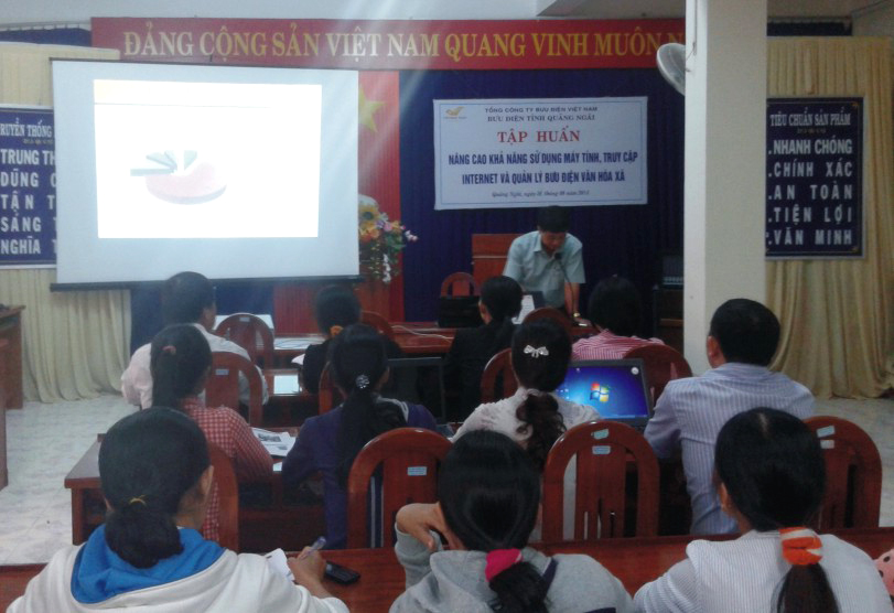 Bưu điện Quảng Ngãi nâng cao khả năng sử dụng máy tính cho nhân viên điểm BĐVHX