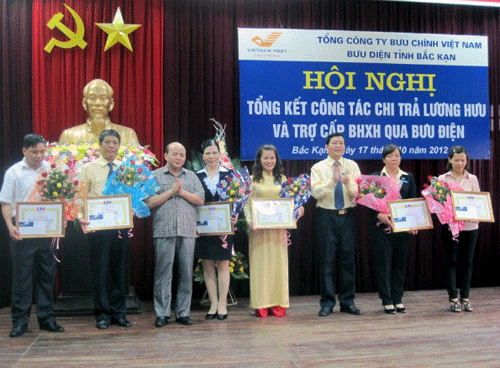 Tổng kết công tác chi trả lương hưu và trợ cấp bảo hiểm xã hội qua bưu điện 