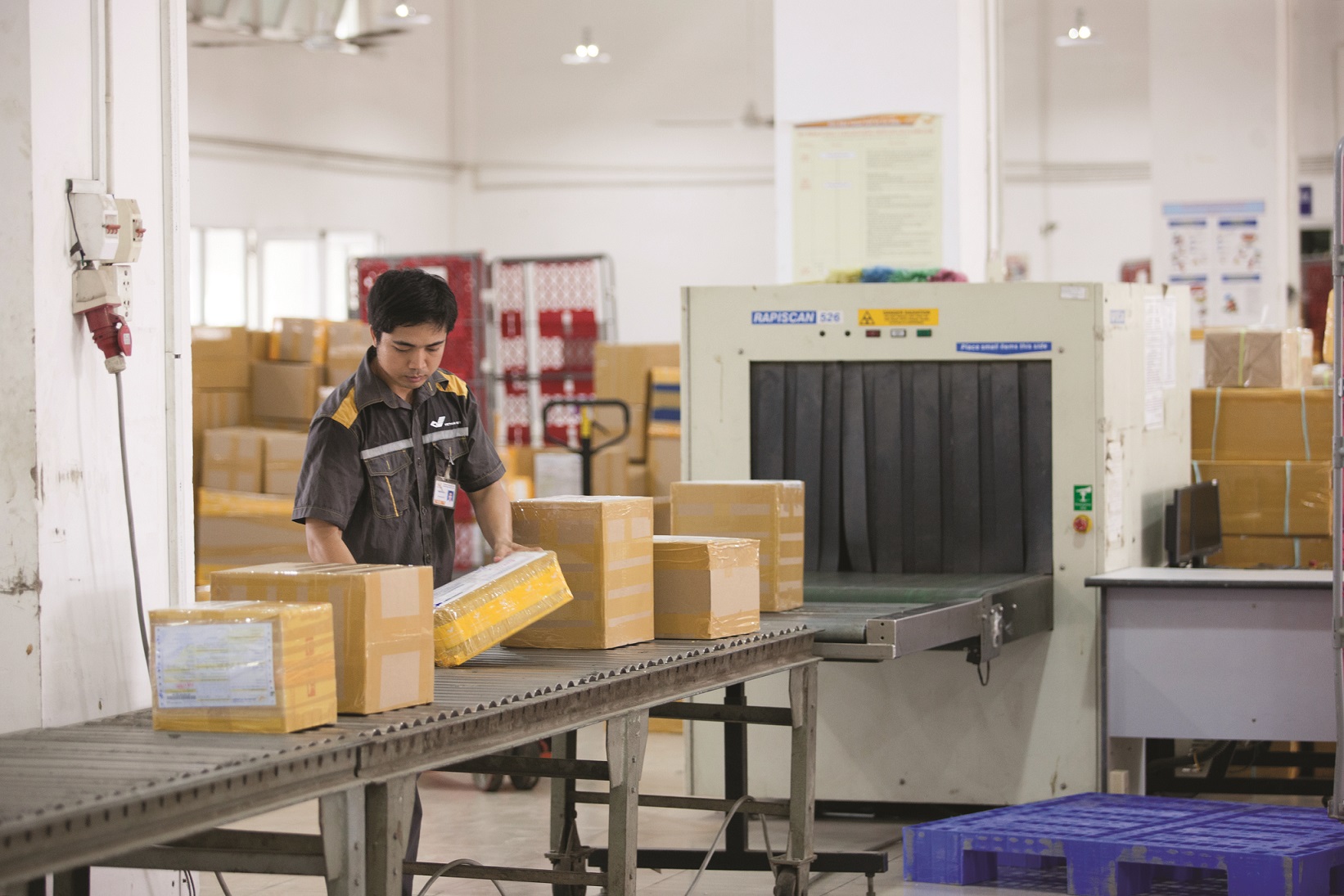 Chuyển phát TMĐT tăng tốc "hậu Covid"