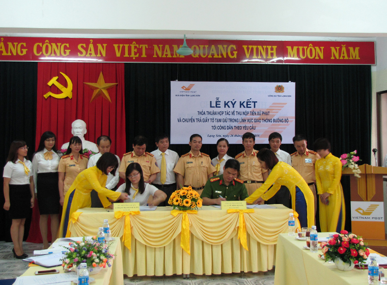 Triển khai thu tiền phạt và chuyển phát giấy tờ tạm trong lĩnh vực giao thông đường bộ qua hệ thống Bưu điện tại Lạng Sơn