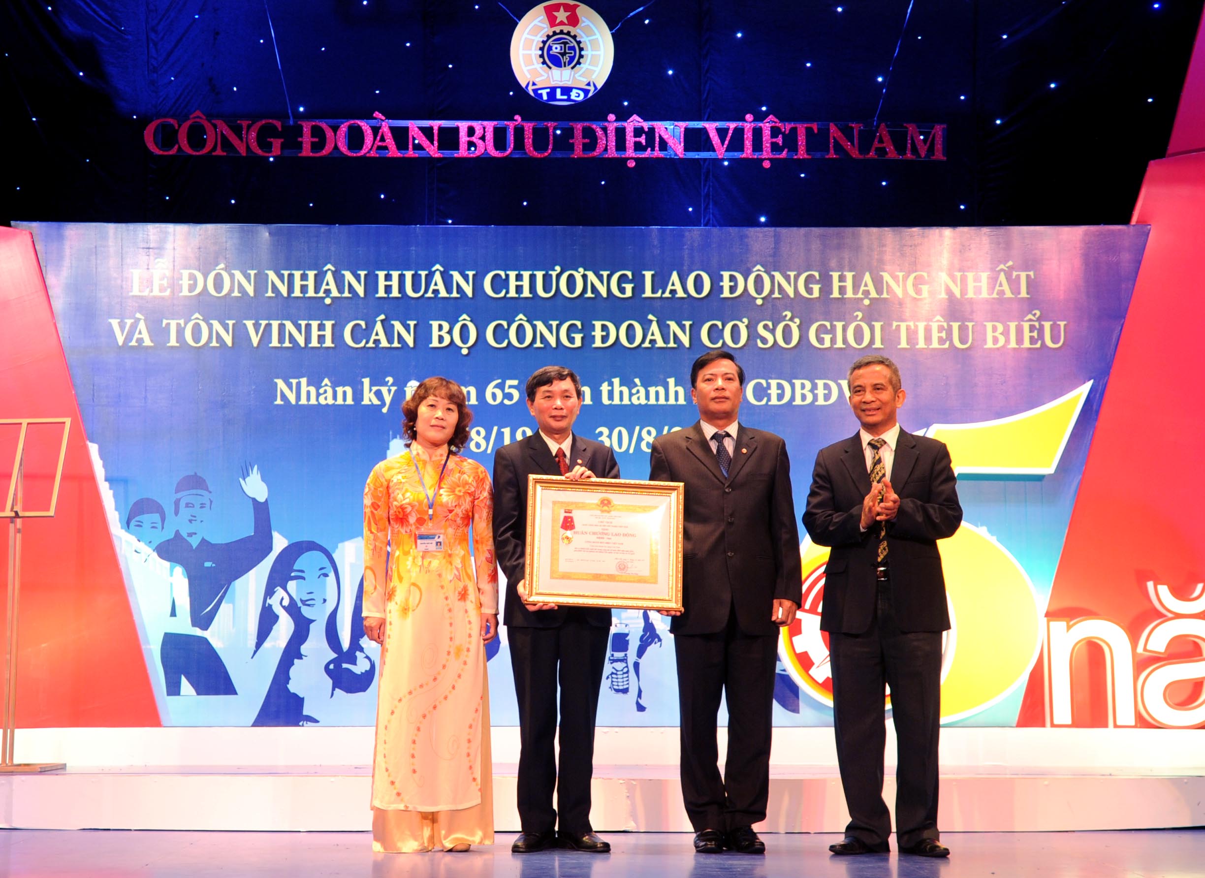 Tổng hợp báo chí ngành Bưu chính ngày 31/8/2012