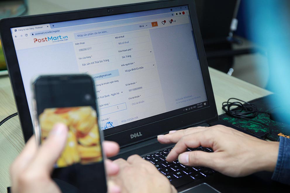 Dưa hấu, mít Thái lên sàn thương mại điện tử Postmart