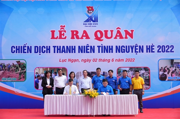 Đoàn Tổng công ty Bưu điện Việt Nam ký kết thỏa thuận hợp tác hỗ trợ tiêu thụ vải thiều tại tỉnh Bắc Giang 
