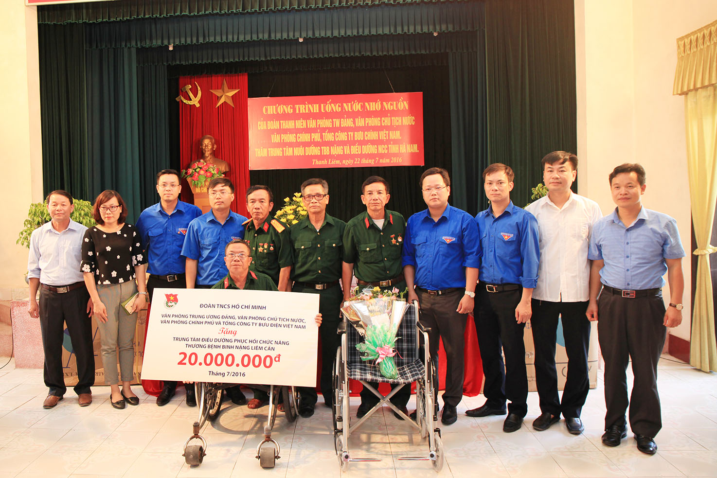 Đoàn TNCS Hồ Chí Minh Tổng công ty tri ân các anh hùng liệt sỹ, thương bệnh binh tại Hà Nam