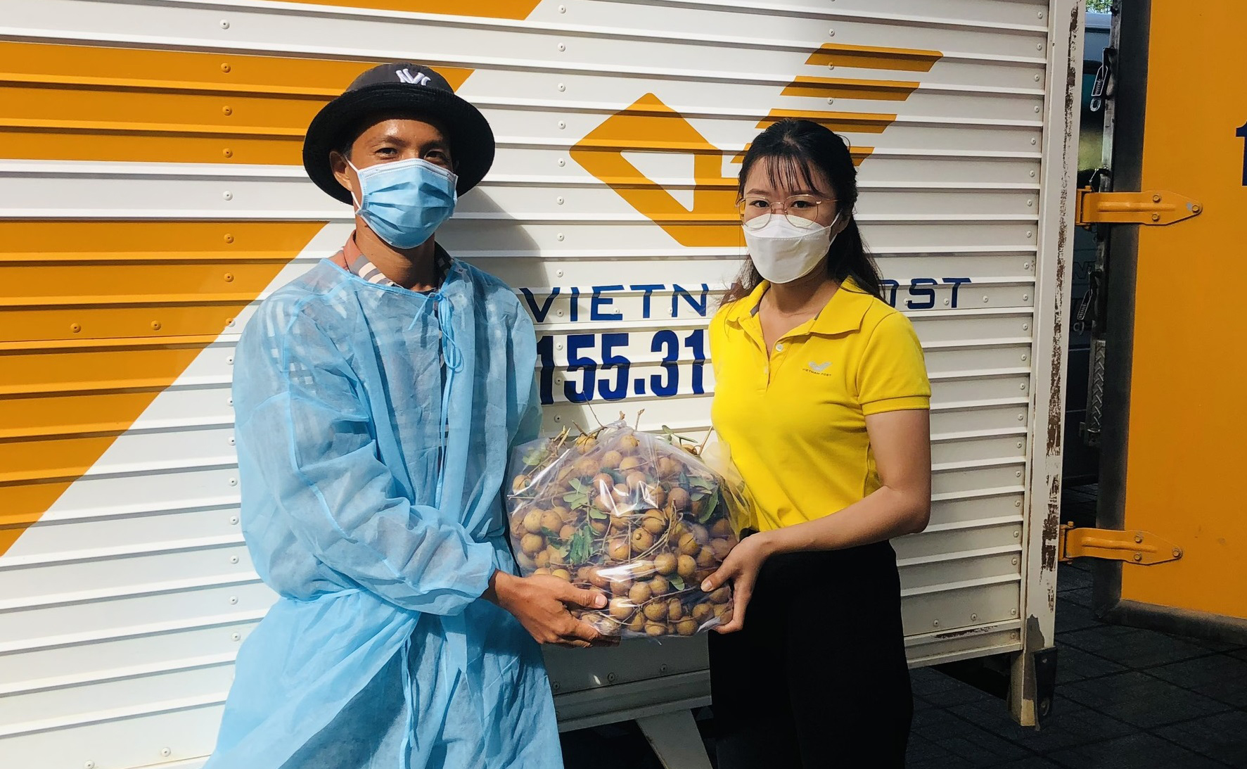 Vietnam Post cùng người dân các tỉnh phía Nam tiêu thụ nông sản