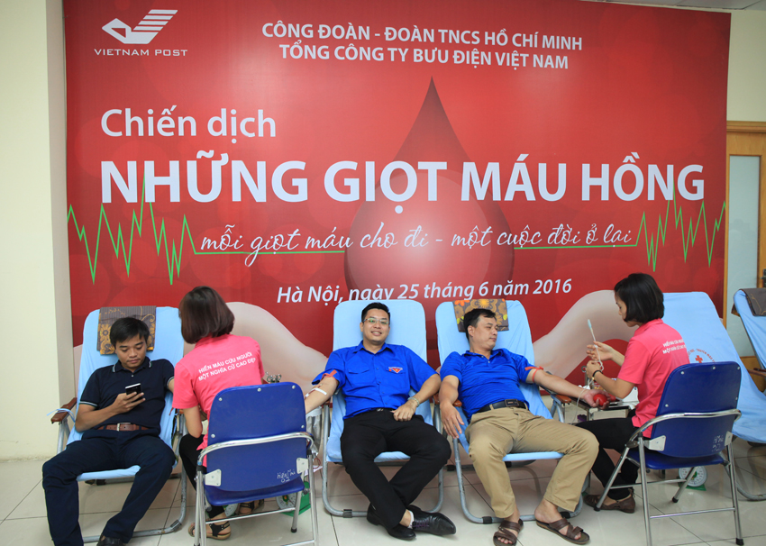 Gần 300 đơn vị máu thu được trong “Chiến dịch những giọt máu hồng”