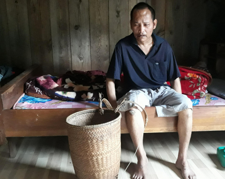 Người đàn ông 13 năm chân trần vượt núi đưa thư