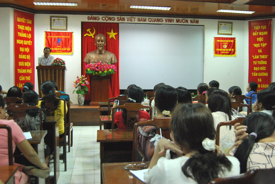 Đảng ủy Bưu điện TP Cần Thơ tổ chức học tập Nghị quyết lần thứ 8, Ban chấp hành Trung ương khóa XI