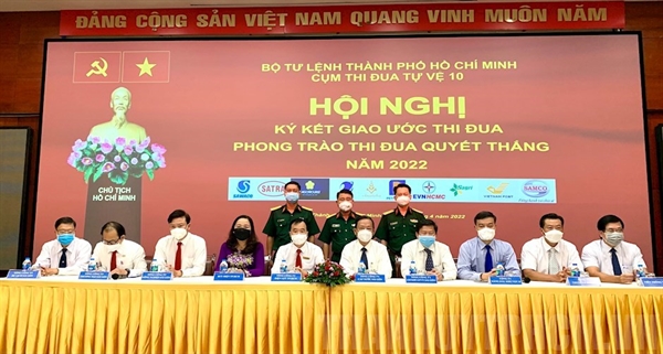 Cụm thi đua Tự vệ 10 Lực lượng vũ trang TPHCM ký kết giao ước thi đua năm 2022