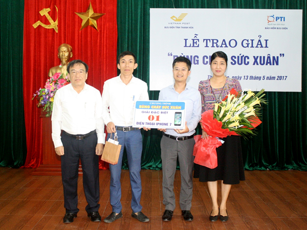 Bưu điện Thanh Hóa trao giải thưởng chương trình “Bùng cháy sức xuân”