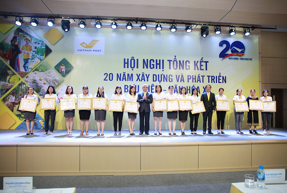 Nhiều tập thể, cá nhân được khen thưởng tại Hội nghị 20 năm BĐ-VHX