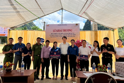 Cao Bằng: Khai trương Bưu điện - văn hóa xã đa dịch vụ và bàn giao công trình thanh niên sân chơi cho thiếu nhi