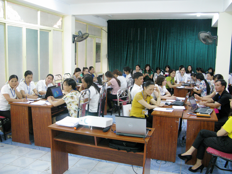 Bưu điện Quảng Ninh đào tạo nhân viên điểm BĐ-VHX kinh doanh đa dịch vụ