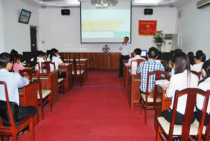 Bưu điện thành phố Cần Thơ tập huấn “Kỹ năng bán hàng cho nhân viên Bưu điện - Văn hóa xã”