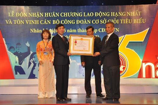 Công đoàn Bưu Điện Việt Nam đón nhận Huân chương Lao động hạng Nhất và Tôn vinh cán bộ công đoàn cơ sở giỏi tiêu biểu