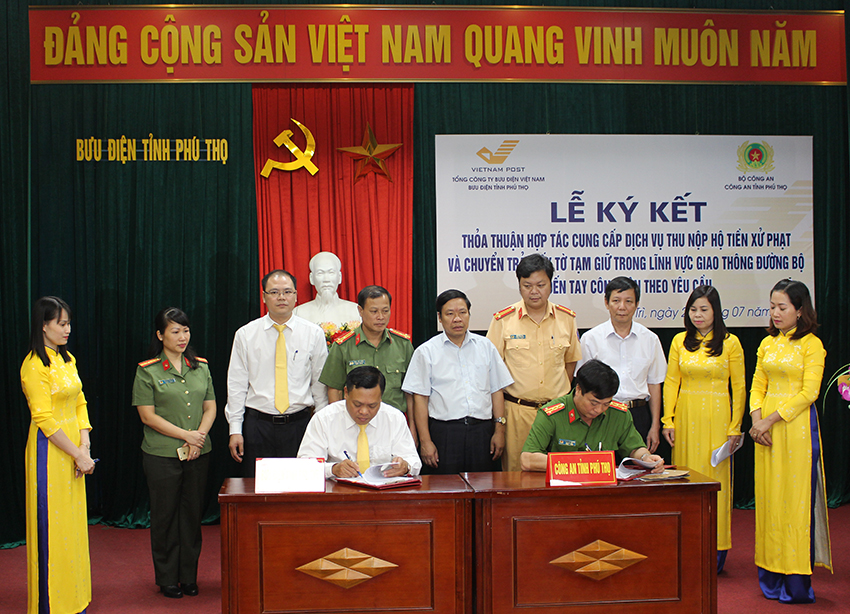 Bưu điện Phú Thọ triển khai dịch vụ thu nộp hộ tiền xử phạt giao thông đường bộ