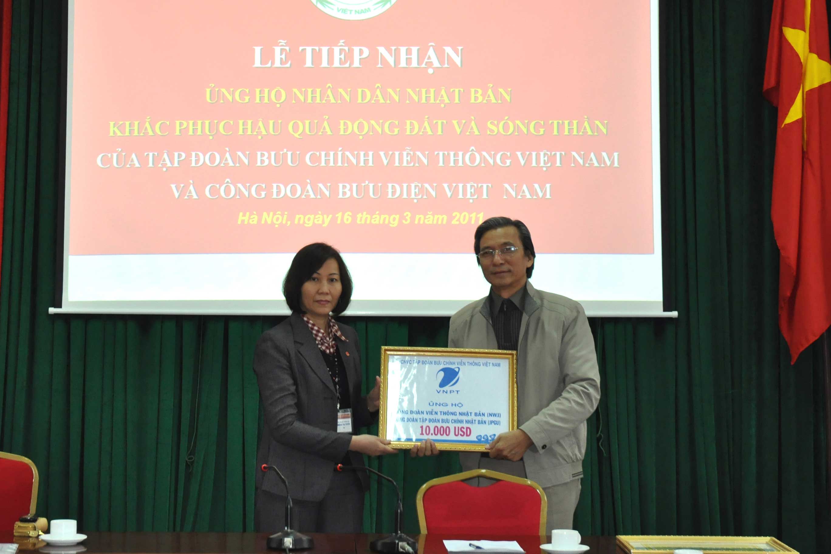 VNPT hỗ trợ 10.000 USD cho Công đoàn Viễn thông và Công đoàn Bưu điện Nhật Bản