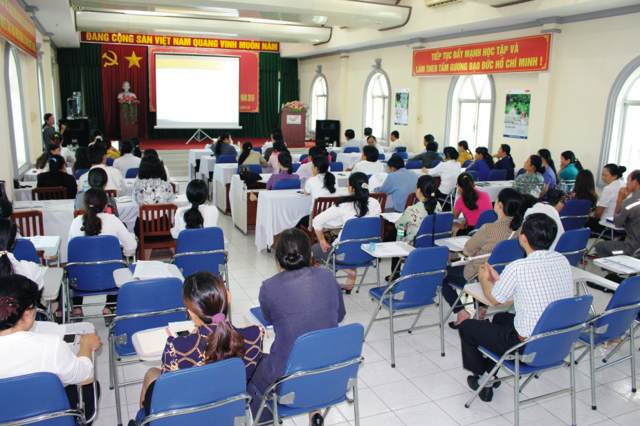 Bưu điện tỉnh Vĩnh Long tổ chức tập huấn các dịch vụ mới