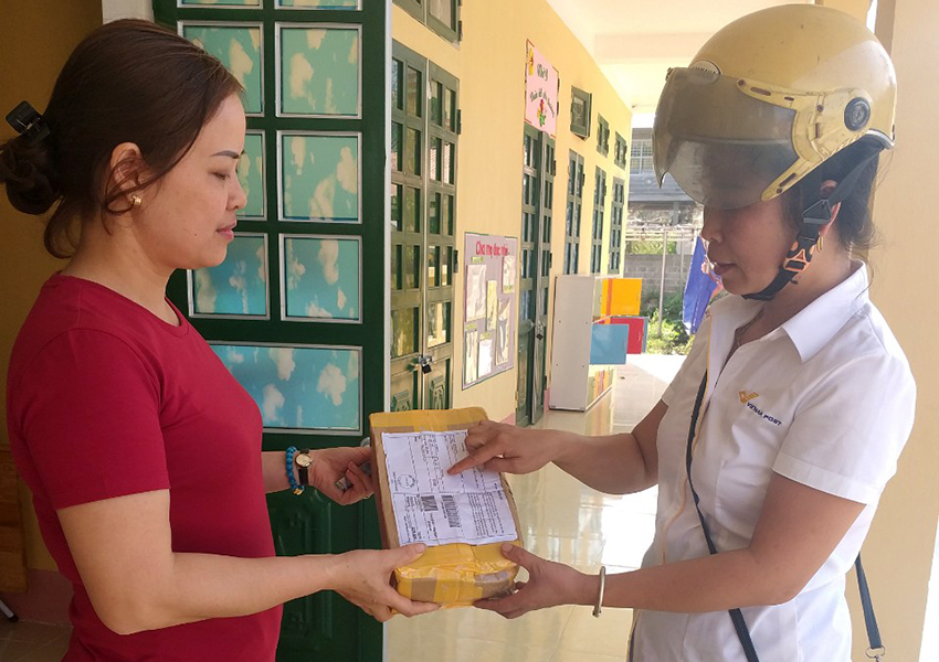 Nữ nhân viên Bưu điện dân tộc Thái – 17 năm cần mẫn phục vụ cộng đồng