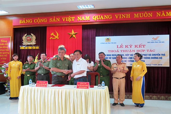 Bưu điện Yên Bái triển khai dịch vụ thu, nộp hộ tiền xử phạt giao thông đường bộ