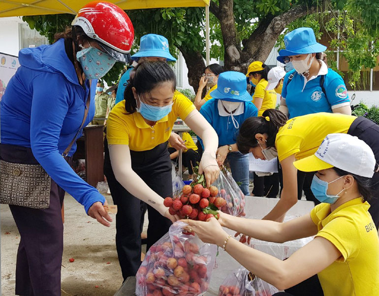 Bưu điện tỉnh Phú Yên - Hội LHPN tỉnh - Cục Quản lý thị trường: Chung tay hỗ trợ tiêu thụ vải cho nông dân Bắc Giang