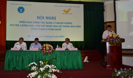 Trả lương hưu qua Bưu điện trên cả nước
