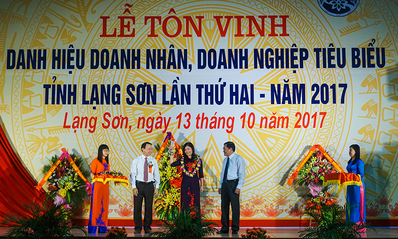 Bưu điện tỉnh Lạng Sơn là doanh nghiệp tiêu biểu giai đoạn 2015-2017