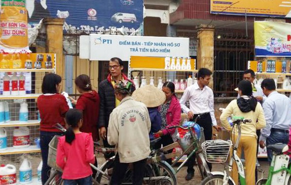 Bưu điện tỉnh Hưng Yên tổ chức “Ngày hội bán hàng tại điểm BĐVHX”