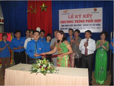 Bưu điện tỉnh và Tỉnh đoàn Hòa Bình chung tay xây dựng điểm Bưu điện - Văn hóa xã