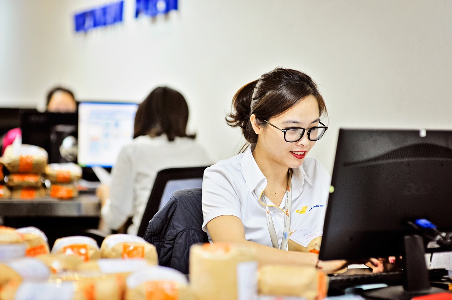 Vietnam Post đẩy mạnh tiến trình phát triển dịch vụ chuyển phát thương mại điện tử