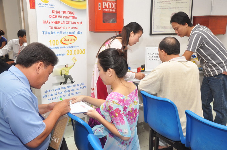 Bưu điện TP. Hồ Chí Minh khai trương dịch vụ Phát trả giấy phép lái xe tận nhà