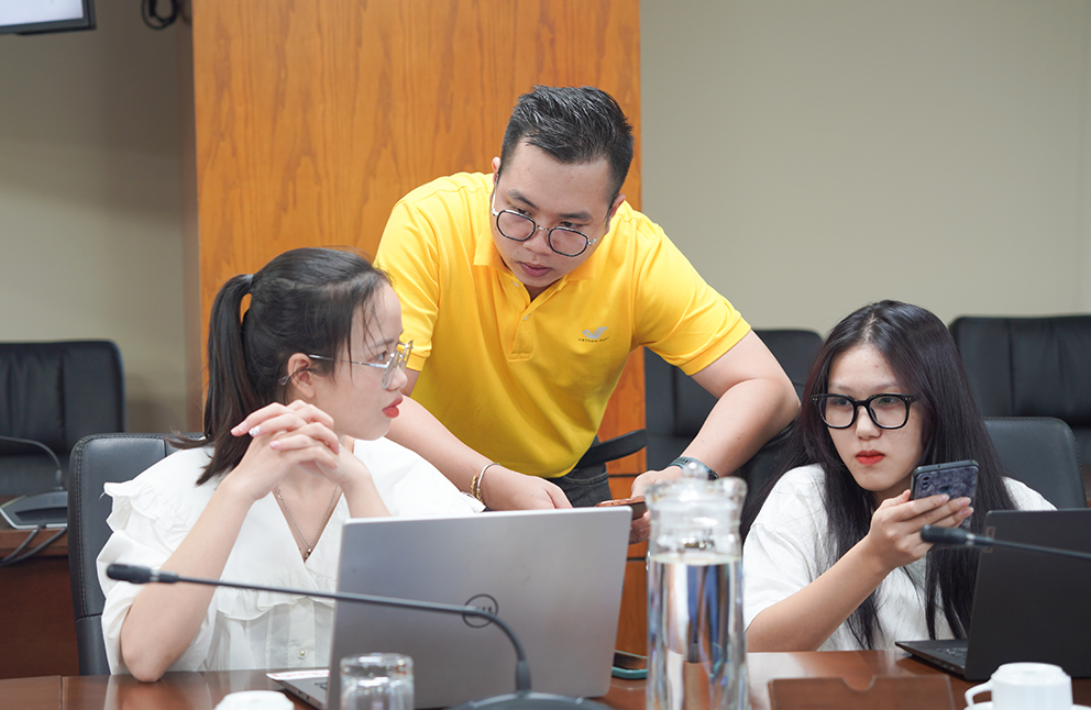 Hơn 30 sinh viên của trường Đại học Điện lực được đào tạo về Thương mại điện tử