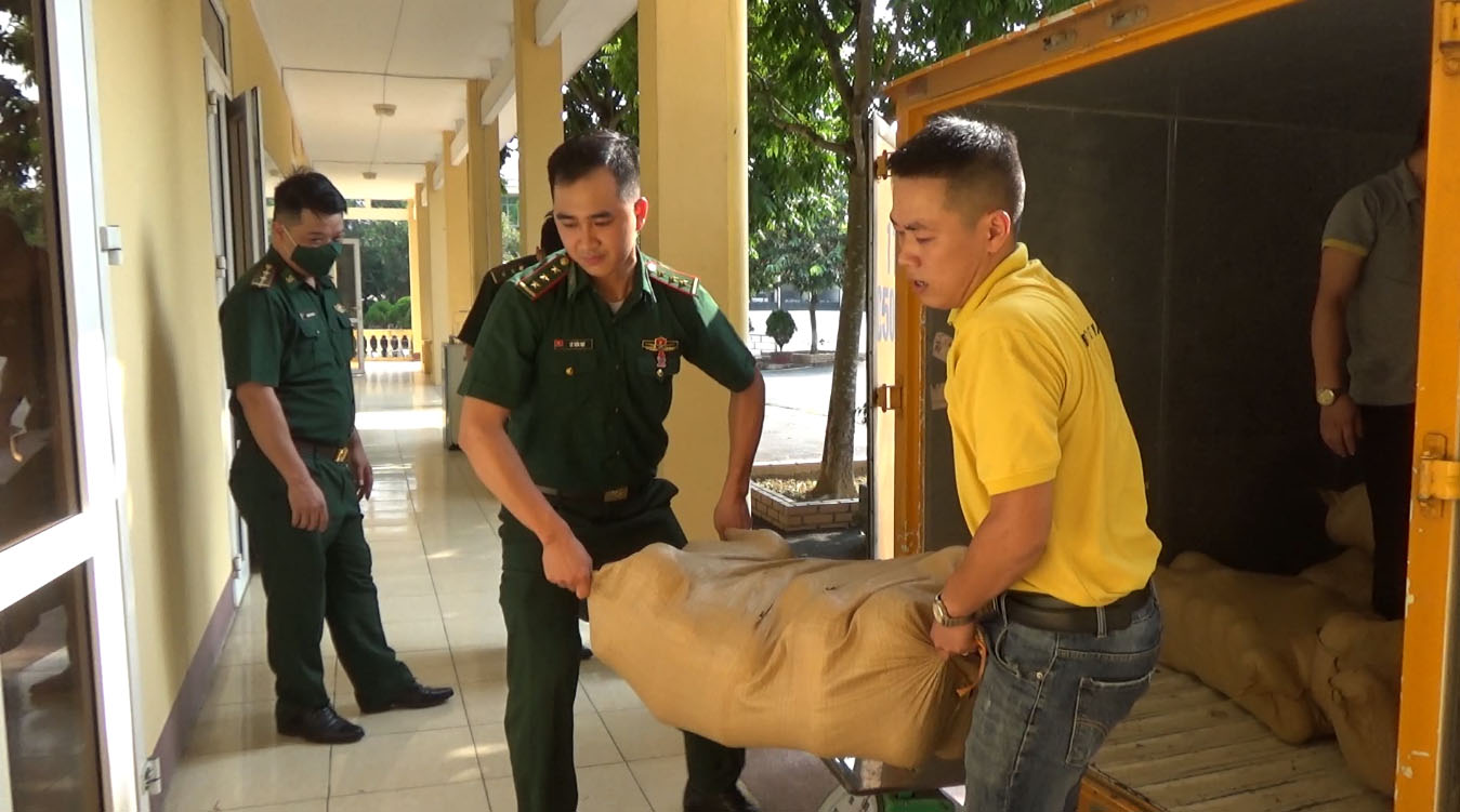 Cao Bằng: Hỗ trợ tiêu thụ bí xanh thơm cho nông dân huyện Thạch An