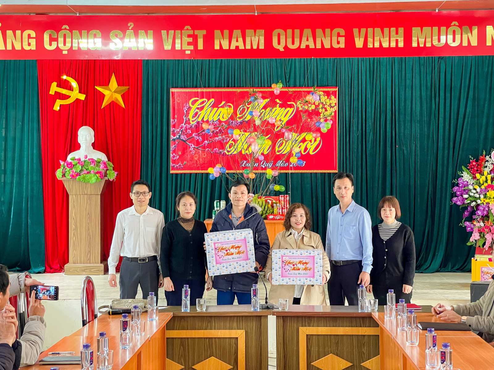 Bưu điện tỉnh Điện Biên thăm hỏi chúc tết xã Nậm Khăn, huyện Nậm Pồ nhân dịp Tết Quý Mão 2023