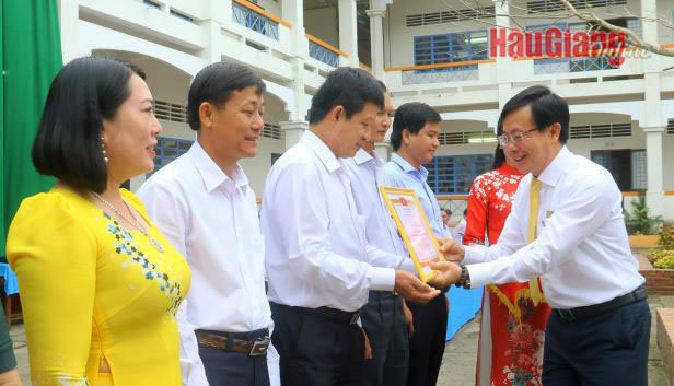 Hậu Giang: Phát động Cuộc thi viết thư quốc tế UPU lần thứ 52