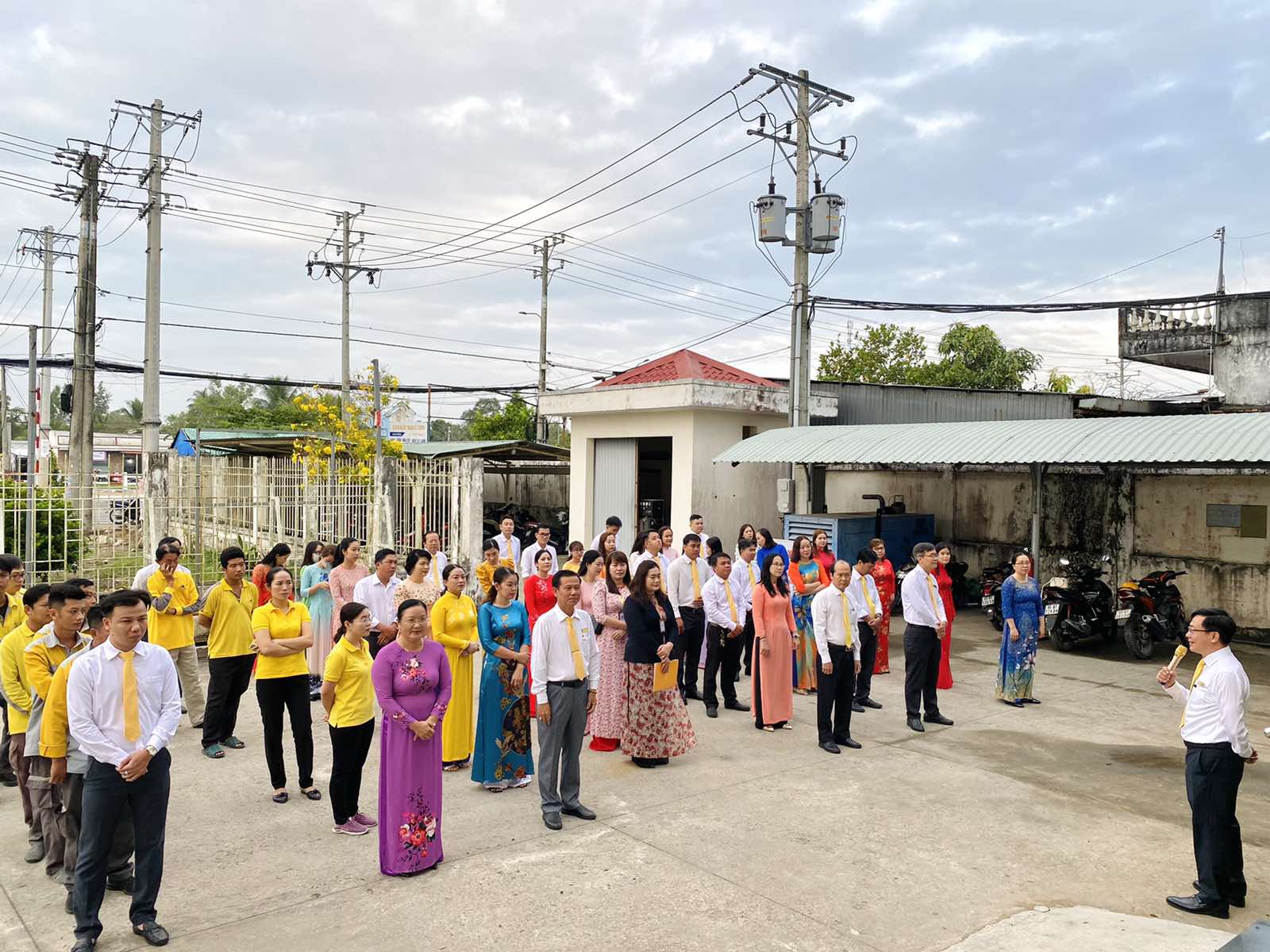 Bưu điện tỉnh Hậu Giang tổ chức chào cờ đầu tháng