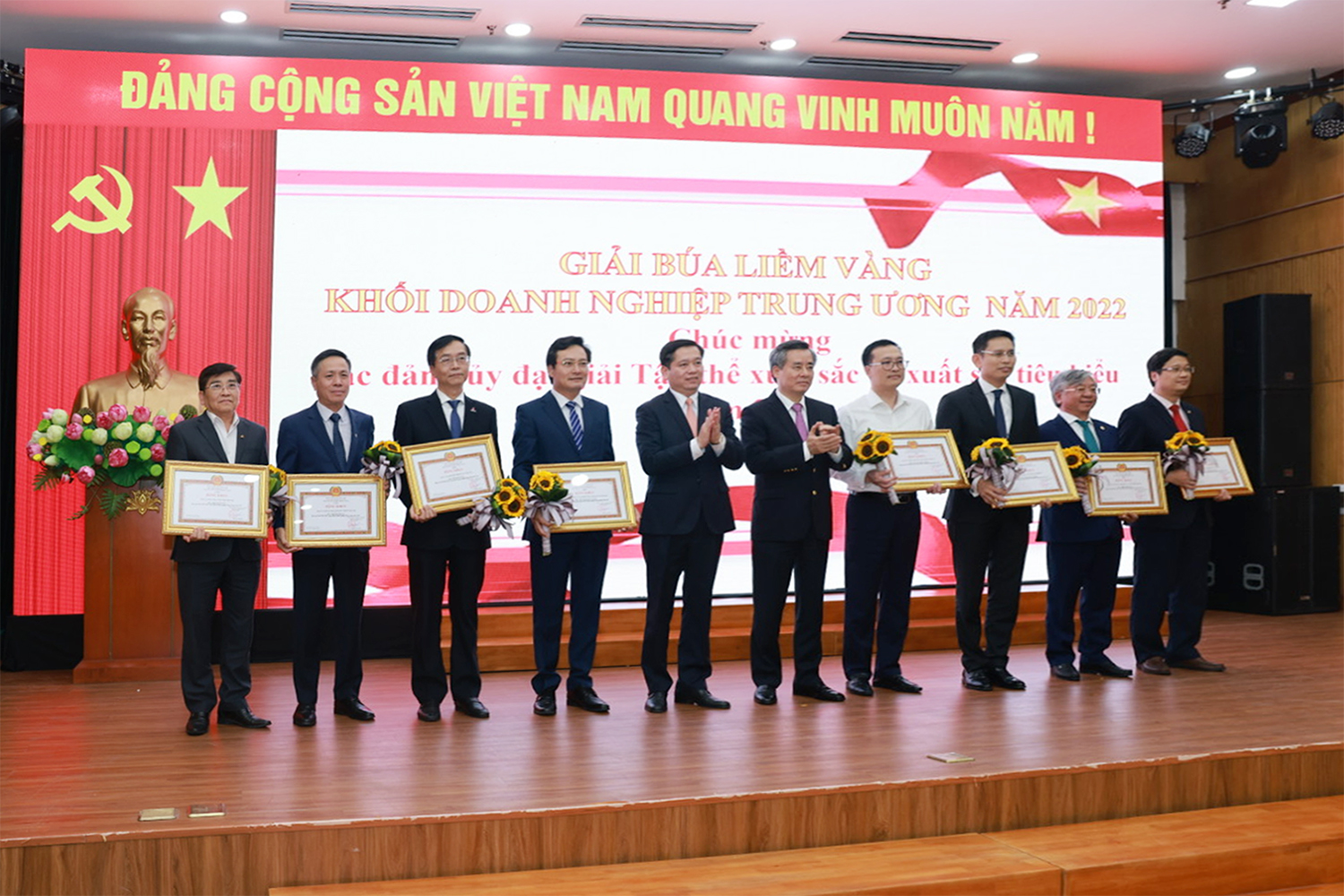 Bưu điện Việt Nam là đơn vị xuất sắc trong triển khai Giải Búa liềm vàng