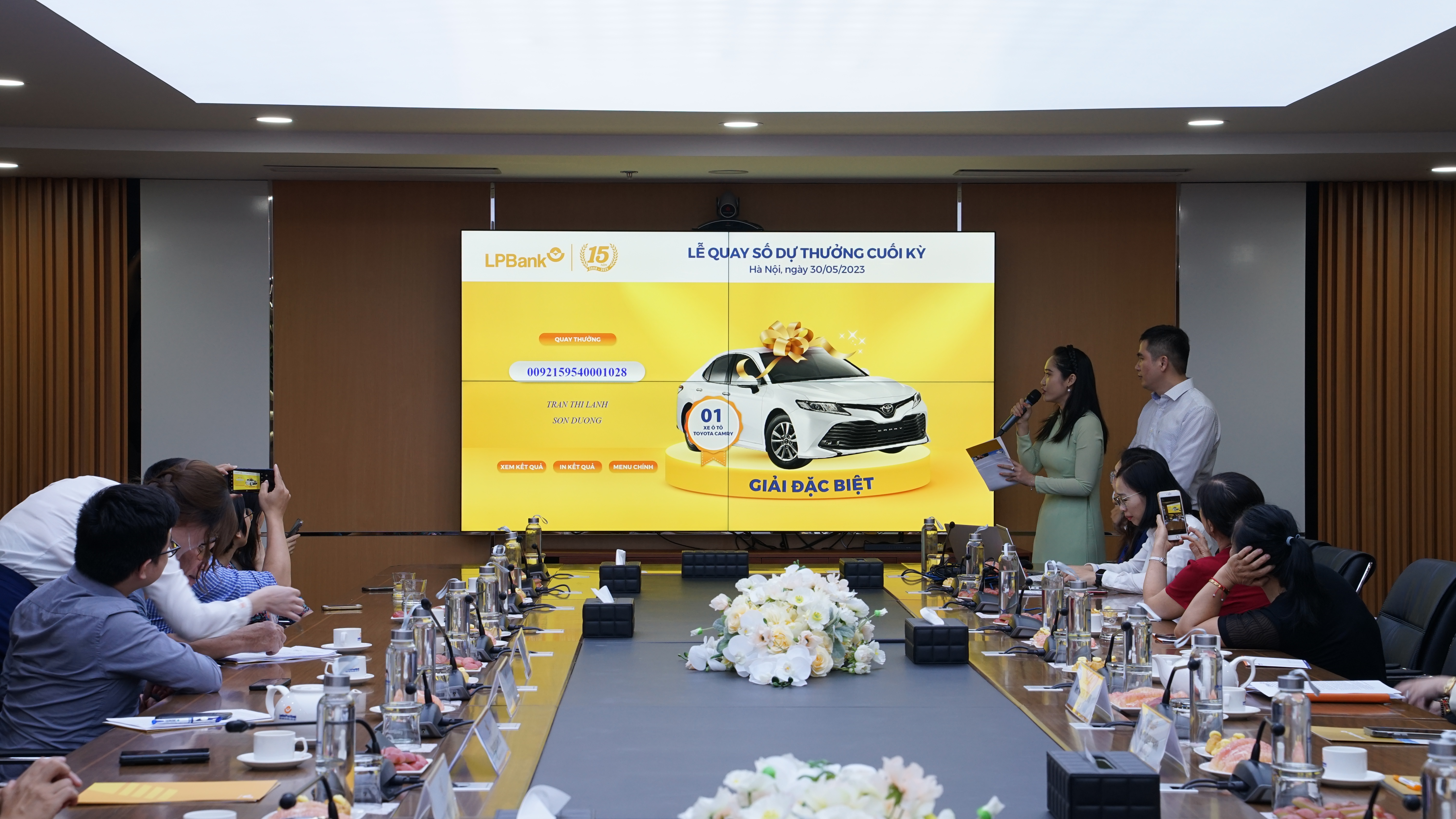 Vietnam Post và LPBank trao thưởng chương trình “Triệu quà tặng - Vạn lời tri ân”