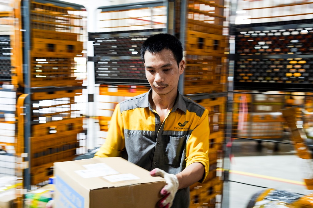 Bảo vệ sức khỏe người lao động trong mùa nắng nóng