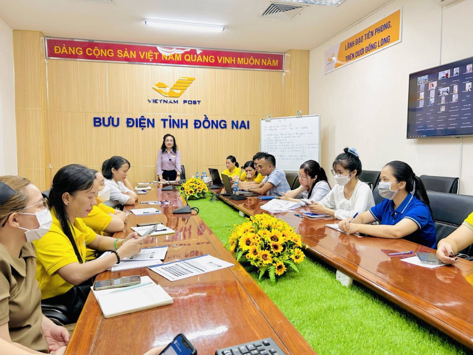 Lãnh đạo làm gương - “Vào cuộc” quyết liệt, chung quyết tâm "bứt phá"