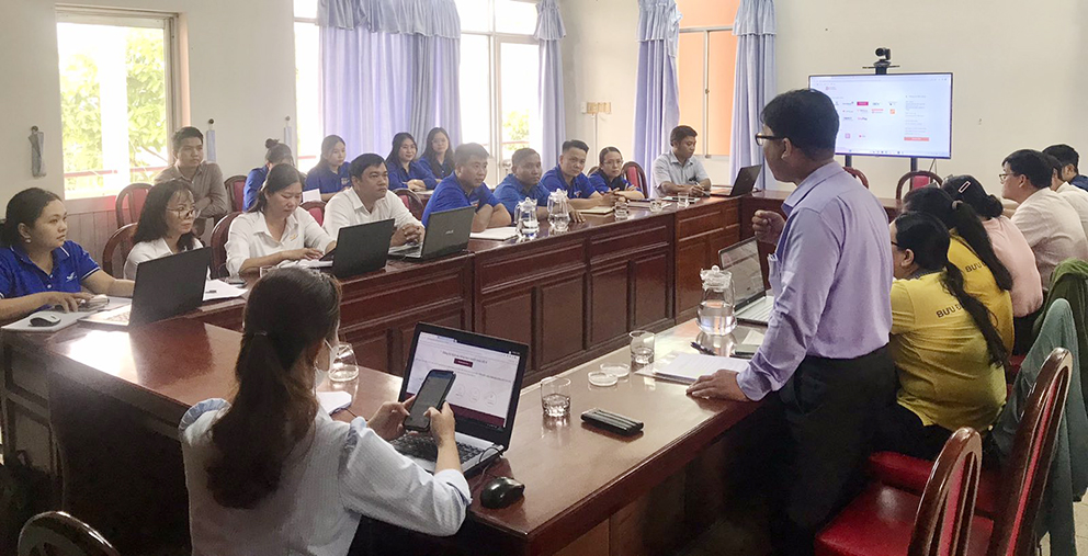Bưu điện tỉnh Trà Vinh tổ chức tập huấn nghiệp vụ tiếp nhận cấp đổi GPLX trên Cổng dịch vụ công quốc gia