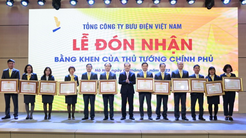 Bài dự thi Búa Liềm Vàng: Công đoàn Công ty Vận chuyển và Kho vận Bưu điện với việc Đẩy mạnh học tập và làm theo tư tưởng, đạo đức, phong cách Hồ Chí Minh