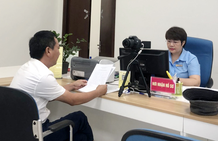 Quảng Ninh xếp thứ 2 toàn quốc về số lượng hồ sơ cấp đổi Giấy phép lái xe qua Cổng dịch vụ công mức độ 4