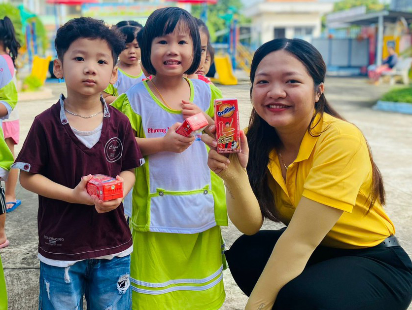 Bưu điện Việt Nam cùng Ovaltine dành tặng 400.000 hộp sữa cho trẻ em