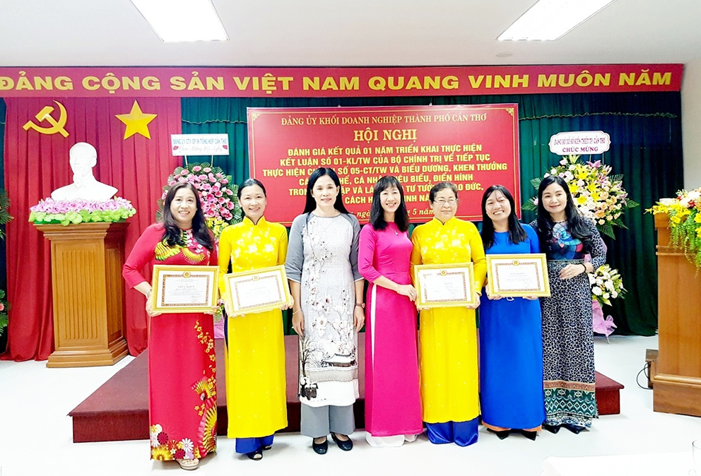 Bài dự thi Búa Liềm Vàng: Đảng bộ Bưu điện TP Cần Thơ tiếp tục đẩy mạnh học tập và làm theo tư tưởng, đạo đức, phong cách Hồ Chí Minh