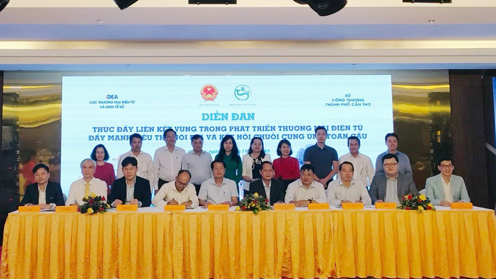 Bưu điện Việt Nam tham dự Diễn đàn phát triển thương mại điện tử Đồng bằng sông Cửu Long, Đông Nam bộ