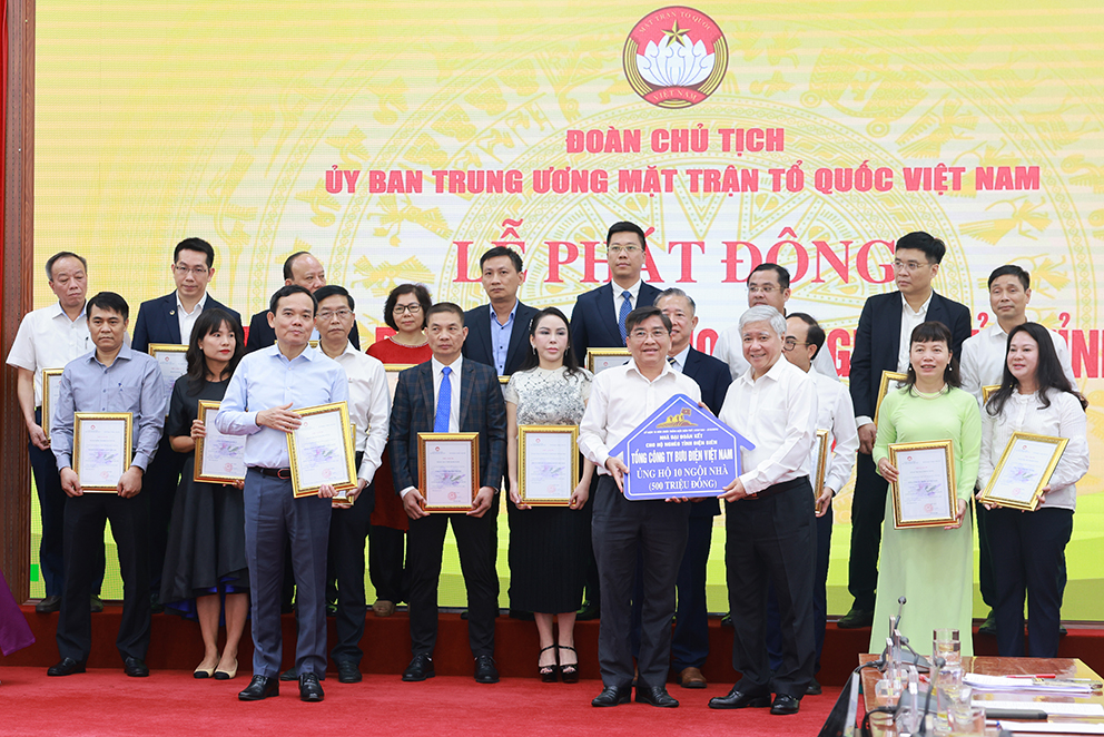 Bưu điện Việt Nam triển khai tháng Cao điểm “Vì người nghèo”