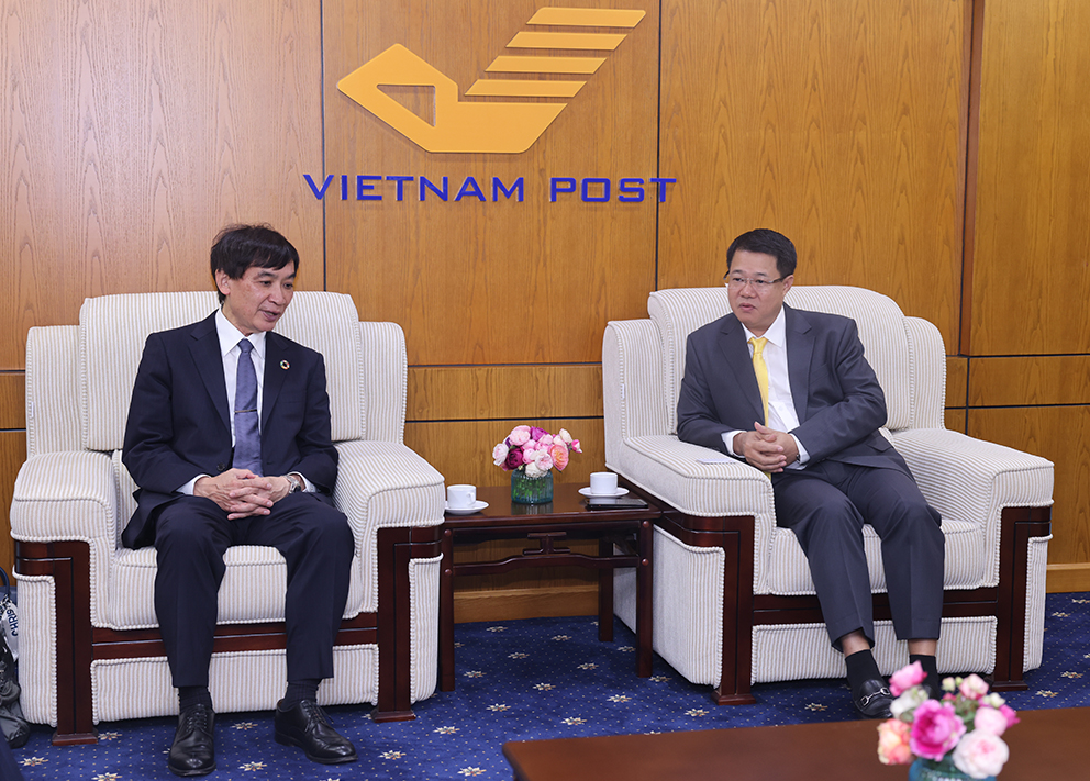 Phụ trách Hội đồng thành viên Nguyễn Trường Giang tiếp và làm việc với Tổng Giám đốc UPU