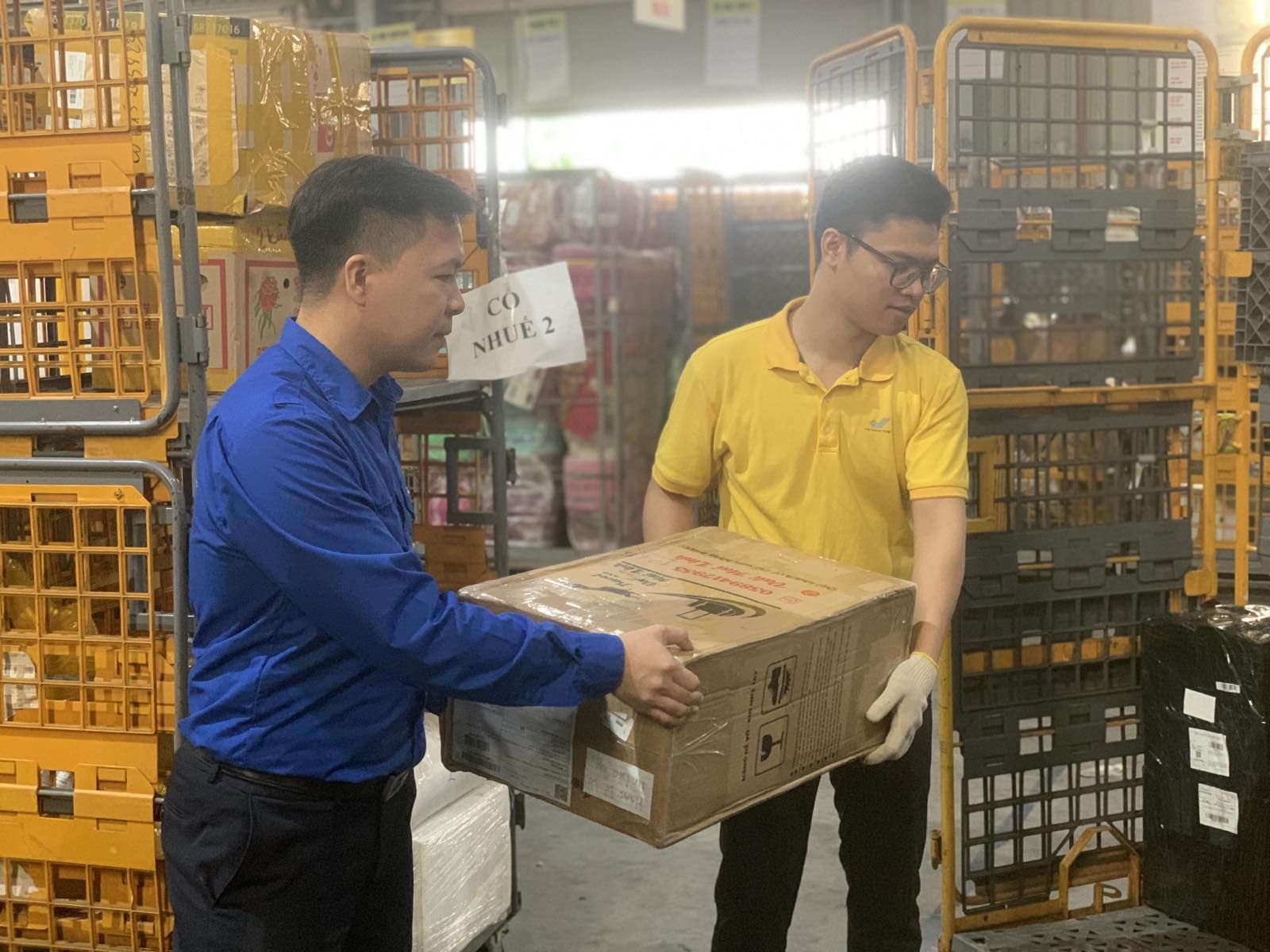 Đoàn Tổng công ty tham gia hỗ trợ lưu thoát hàng hóa trong giai đoạn cao điểm cuối năm