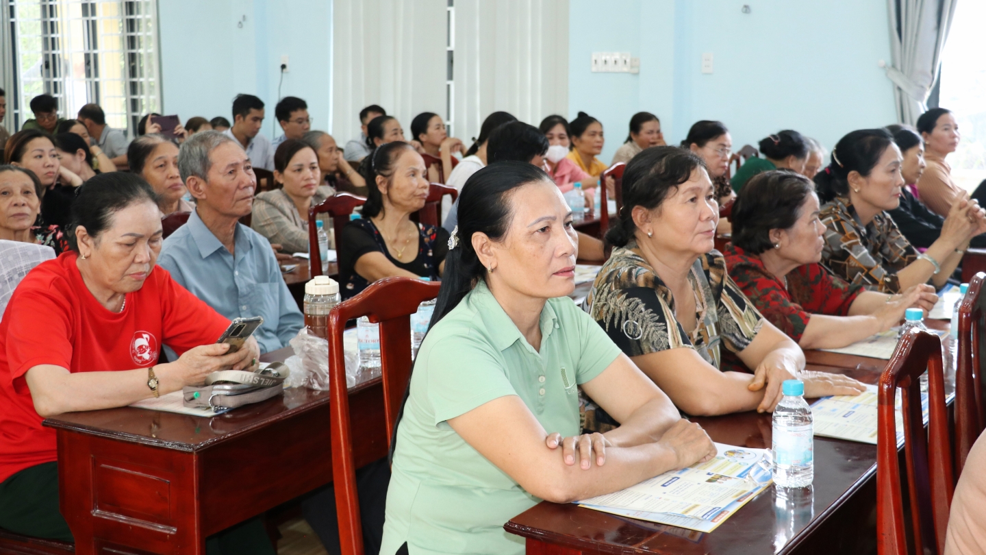 Chung tay thực hiện BHXH, BHYT toàn dân
